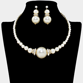 Elegant Rhinestone Accents Faux Pearl Necklace