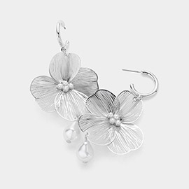 Pearl Pointed Metal Cut Out Flower Dangle Earrings