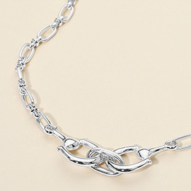 Metal Horsebit Chain Necklace