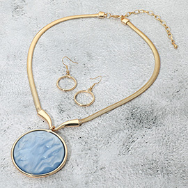 Bold Marbled Round Pendant Statement Necklace