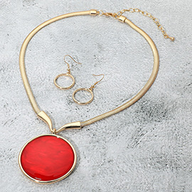 Bold Marbled Round Pendant Statement Necklace