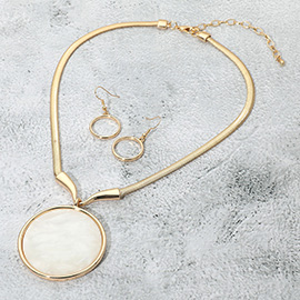 Bold Marbled Round Pendant Statement Necklace